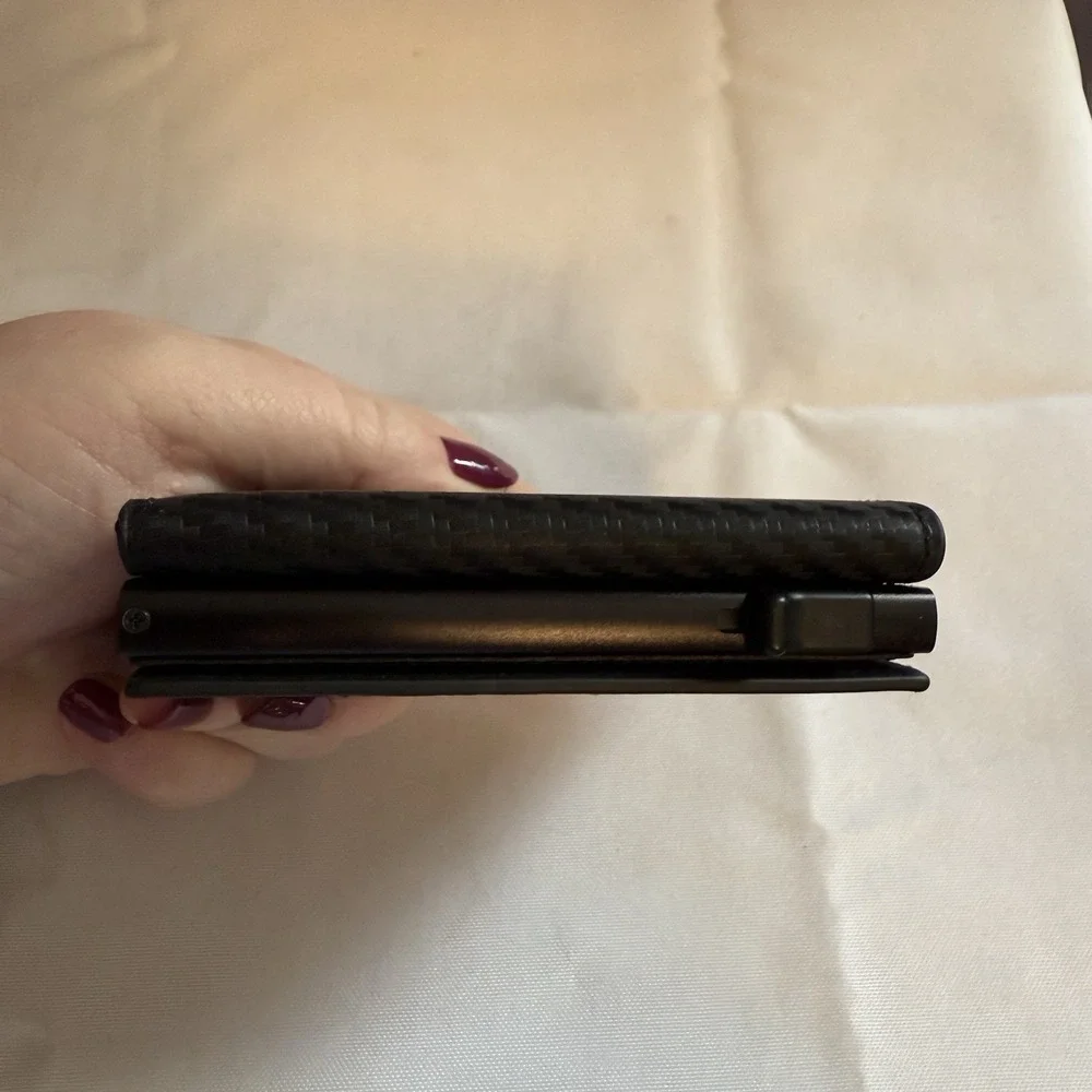 IWANTIT Minimalist Men's Wallet Lever Card Holder Action Carbon Black NIB